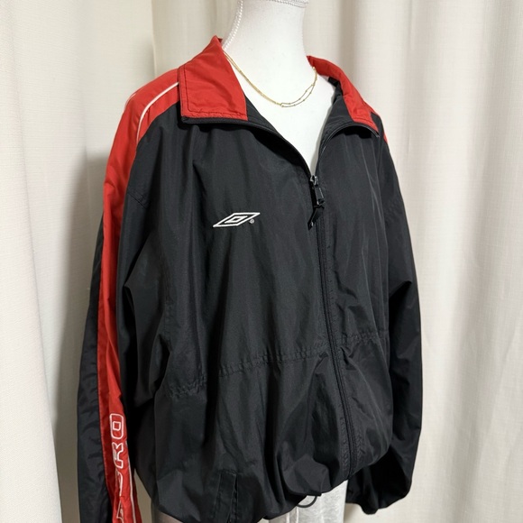 Umbro Vintage Black and Red Men's windbreaker - Picture 3 of 7